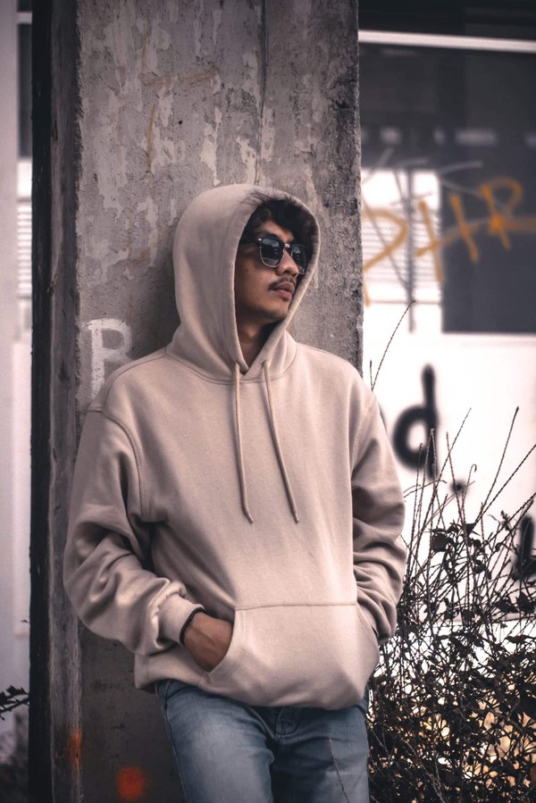 The best ways to wear a hoodie in a stylish way