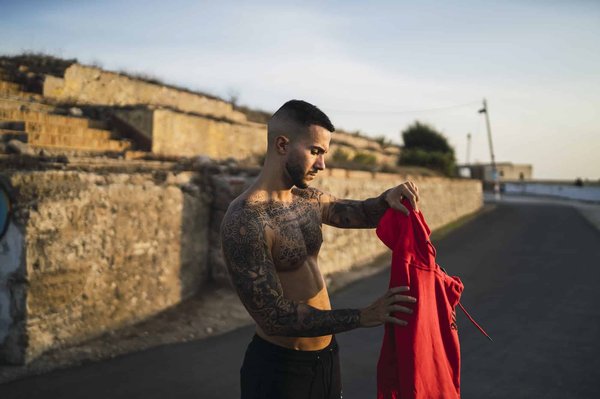 Tattoo and career : managing perceptions in the professional environment